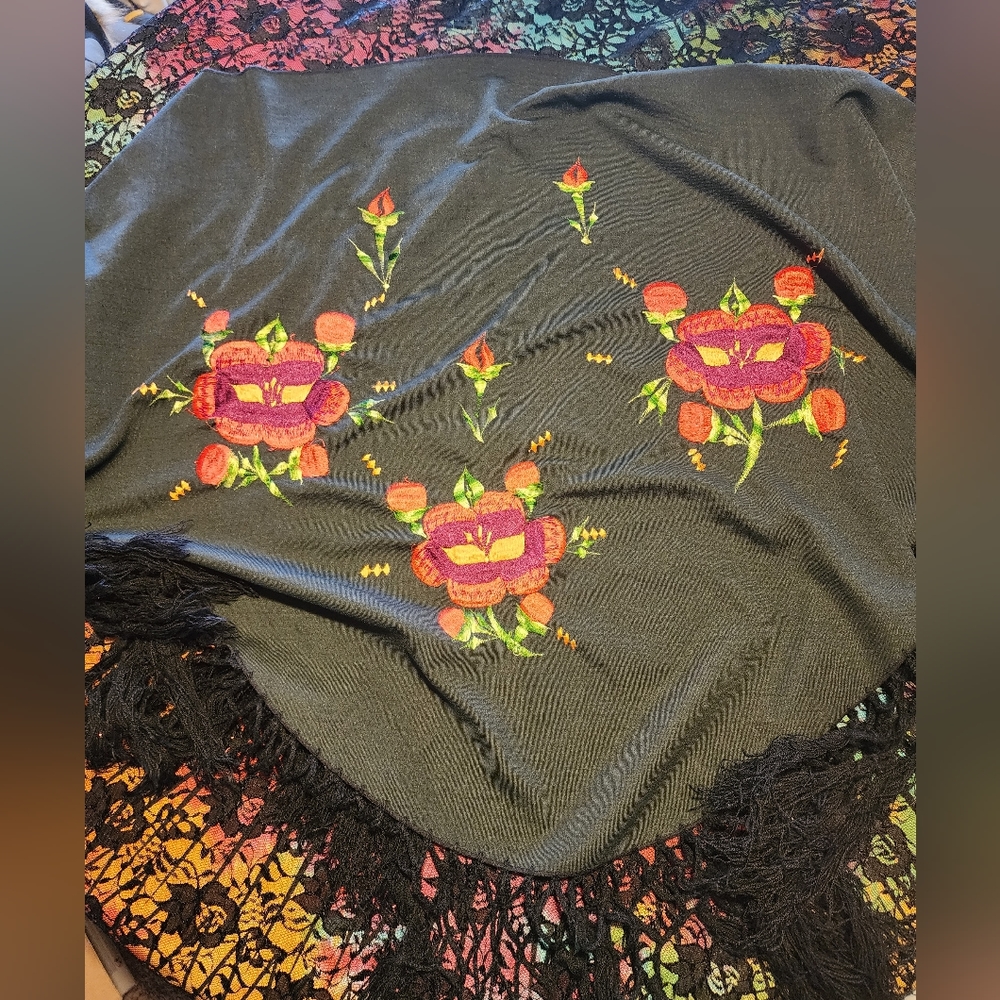 Vintage 70s embroidered shawl